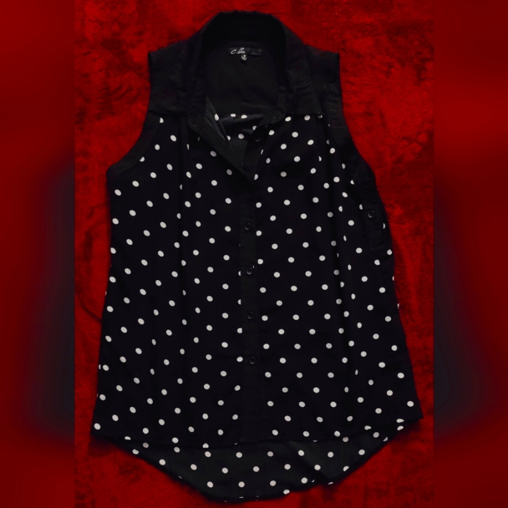 C. Luce Sleeveless Black and White Polka Dot Blouse Top with Button Accents Sz S